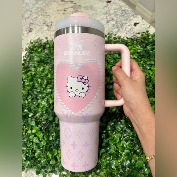 Costumized Stanley hello kitty Pink Heart Design Tumbler 40oz - Picture 2 of 2